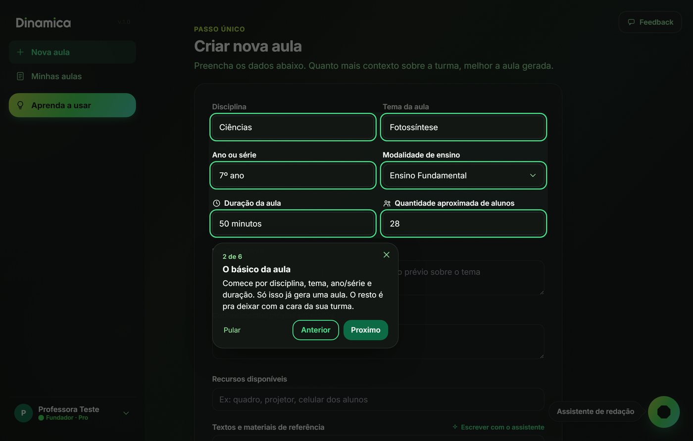 Guia passo a passo da Dinamica destacando os campos de disciplina, tema, série e duração na tela de Nova aula
